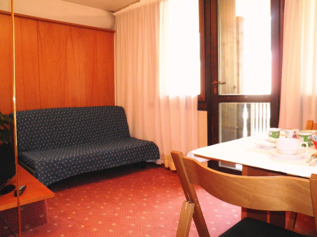 R.T.A. Hotel Des Alpes 2 Мадонна-ді-Кампільйо Номер фото