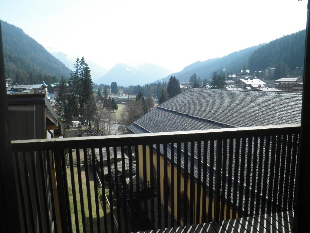 R.T.A. Hotel Des Alpes 2 Мадонна-ді-Кампільйо Номер фото